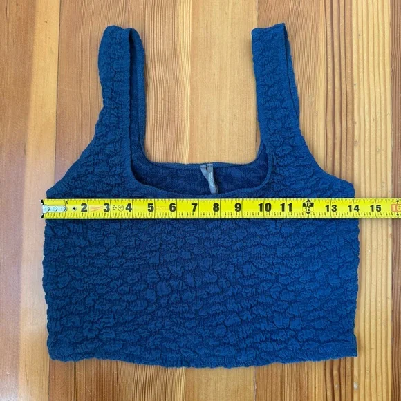ANTHROPOLOGIE The Hannah Navy Blue Bubble Textured Women's Crop Tank NWOT sz S - Picture 6 of 7